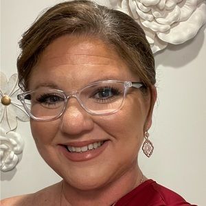 Meet your Posher, Kasie